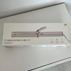Bran new T3 single pass curl 1 1/4”
